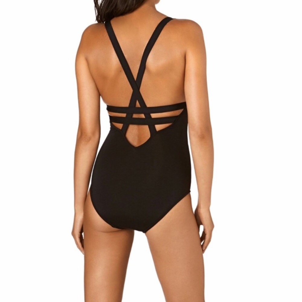 Seafolly swimsuit 🐠🖤💔 - Picture 3 of 7